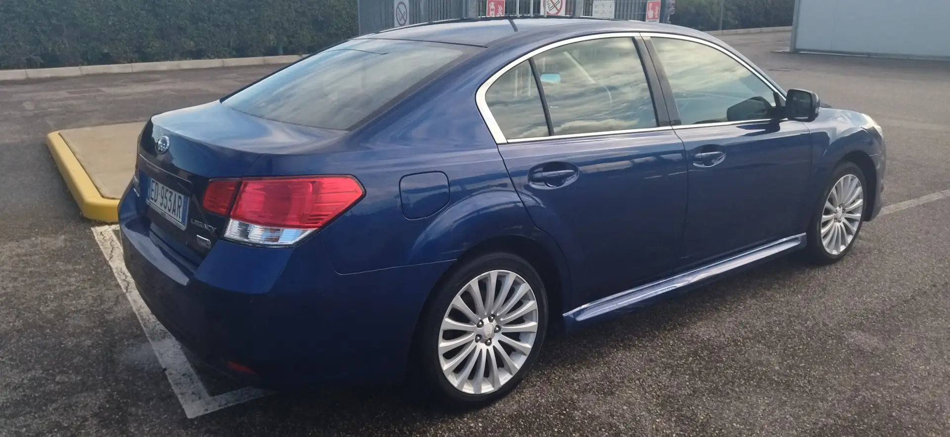 Subaru Legacy Legacy V 2009 Berlina 2.0d Trend 6mt Azul - 2