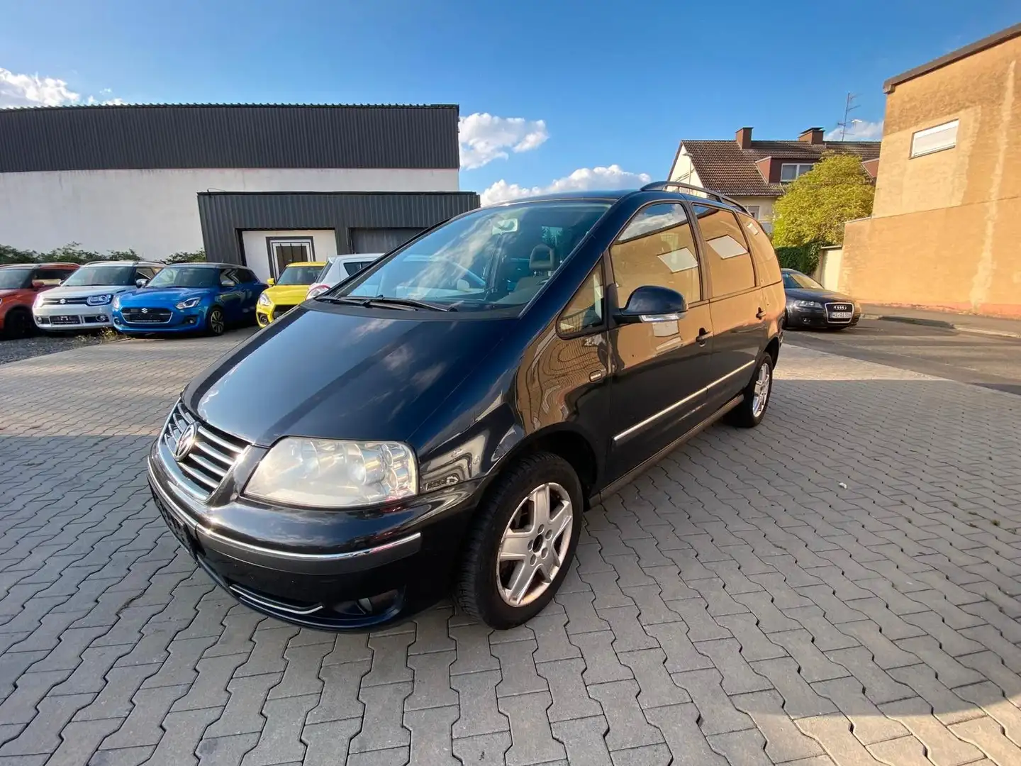 Volkswagen Sharan 1.8T Highline Чёрный - 1