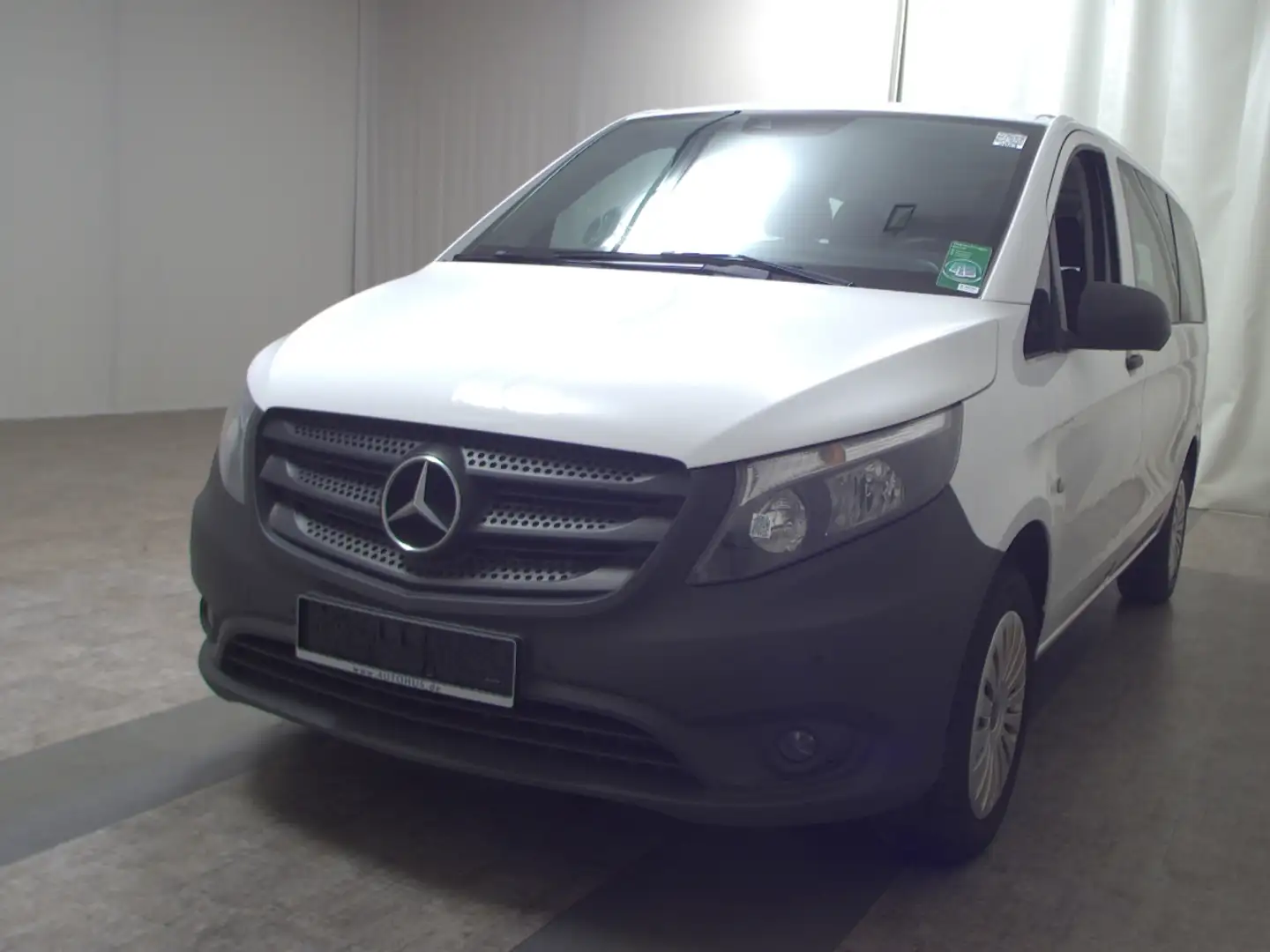 Mercedes-Benz Vito Tourer 114 CDI 4x4 lang lang 8-Sitze Navi RFK Weiß - 2