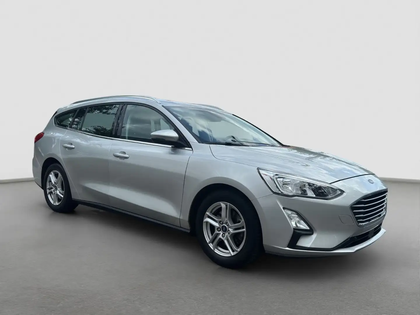 Ford Focus Turnier SW Navi/2xPDC/Sitz+Lenkr.-Heizung Silber - 2