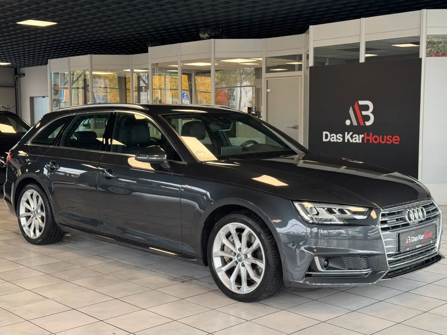 Audi A4 Avant 3.0 TDI quattro · S Line · Matrix · HUD Grau - 1