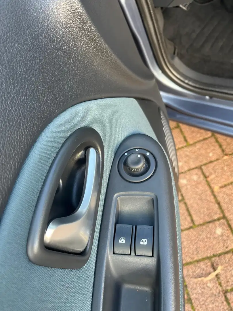Renault Clio Clio 1.2-16V Campus Grijs - 2