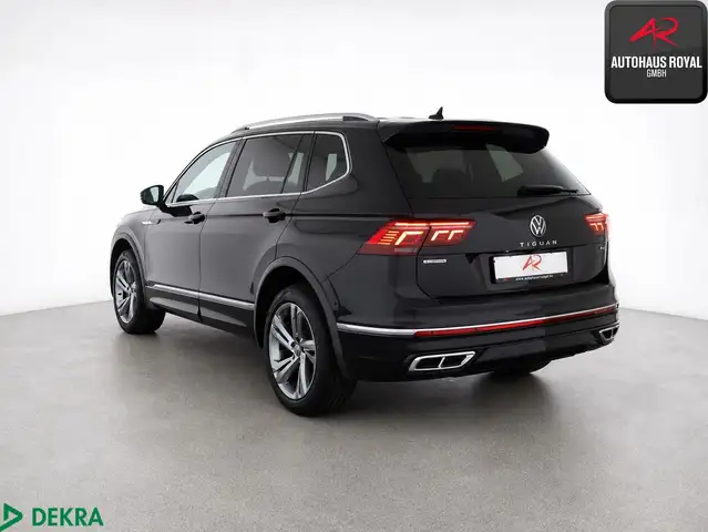 Volkswagen Tiguan Allspace view 3