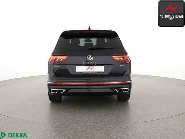 Volkswagen Tiguan Allspace view 4