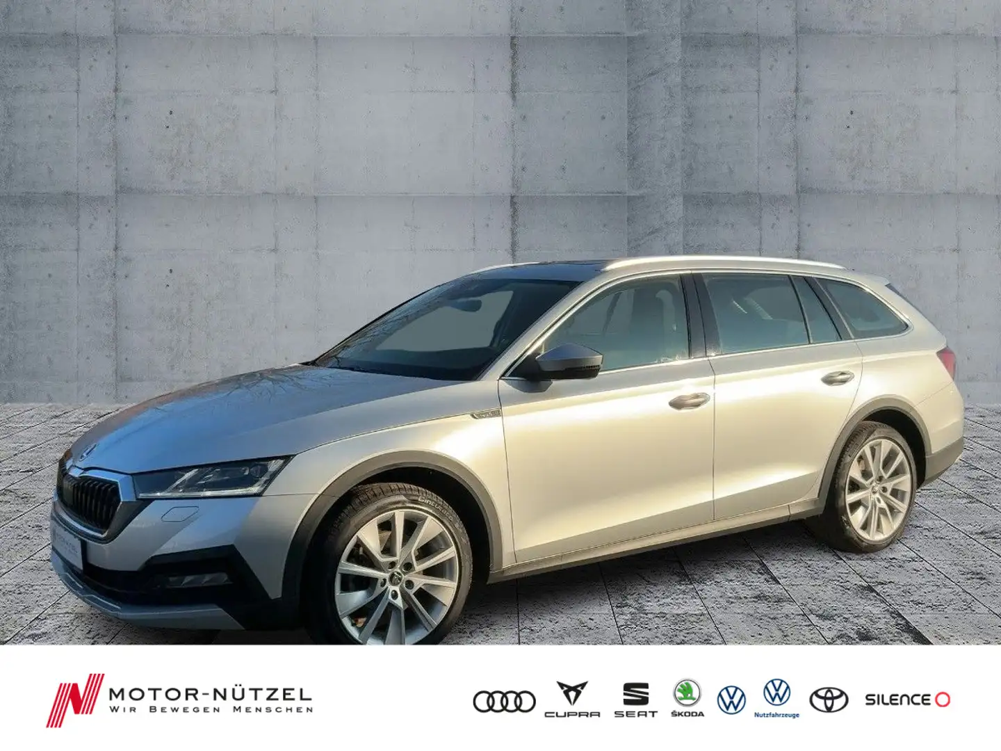 Skoda Octavia Combi SCOUT 2.0 TDI 4x4 DSG LED+NAV+PANO srebrna - 1