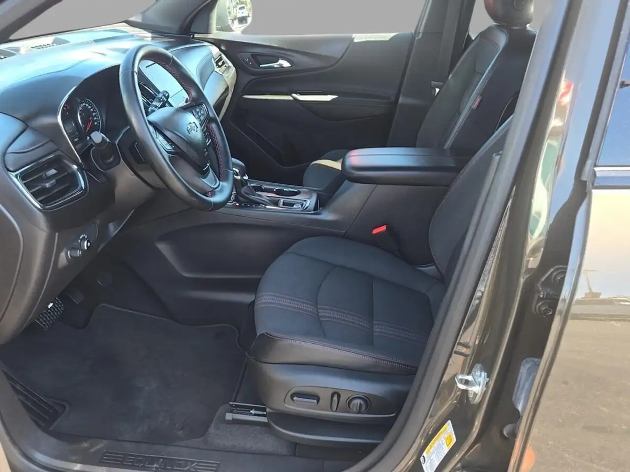 Chevrolet Equinox снимка Chevrolet Equinox