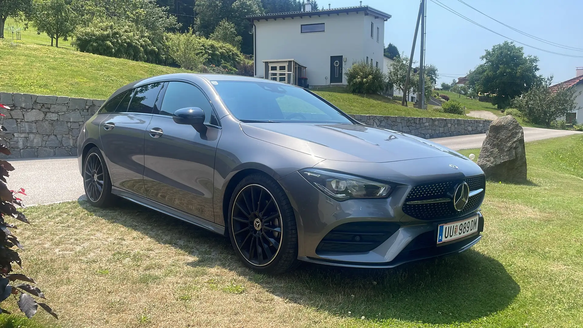 Mercedes-Benz CLA 200 Shooting Brake Aut. Amg Design Night Packet Grau - 1