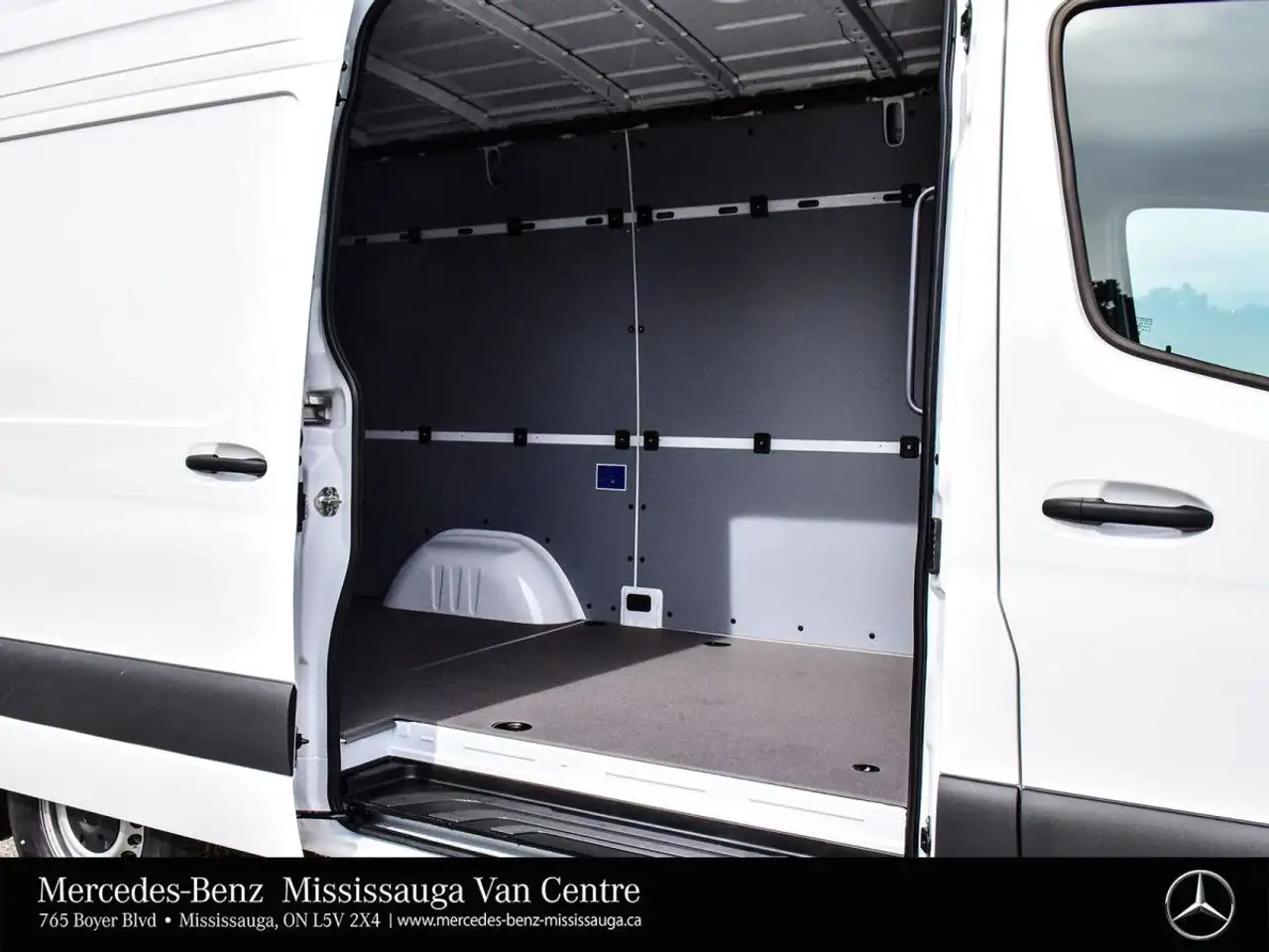 Mercedes-Benz Sprinter снимка Mercedes-Benz Sprinter