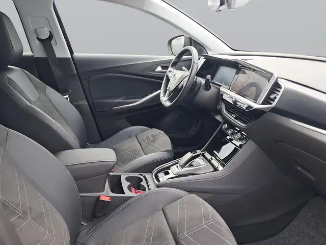 Opel Grandland X view 12
