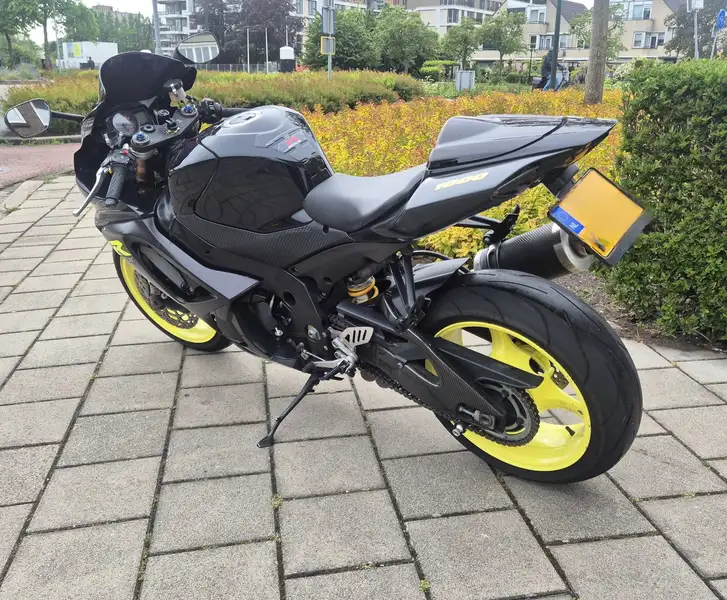 Suzuki GSX-R 1000 - foto 4
