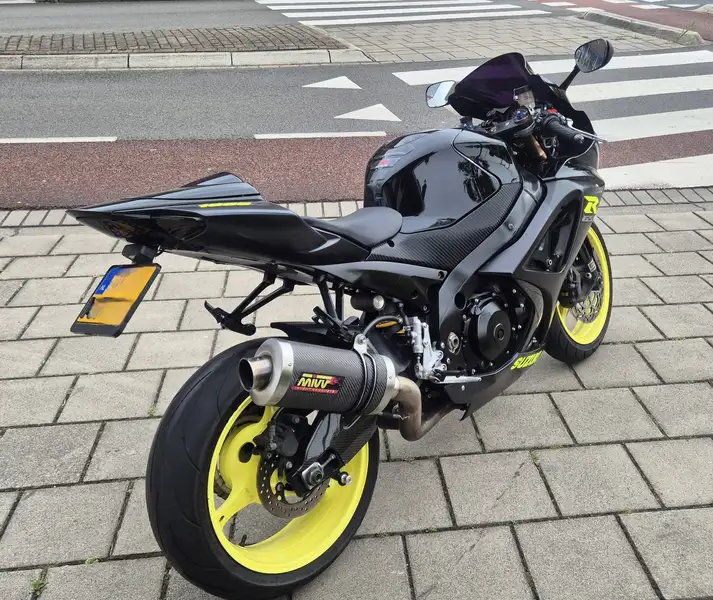 Suzuki GSX-R 1000 - foto 3