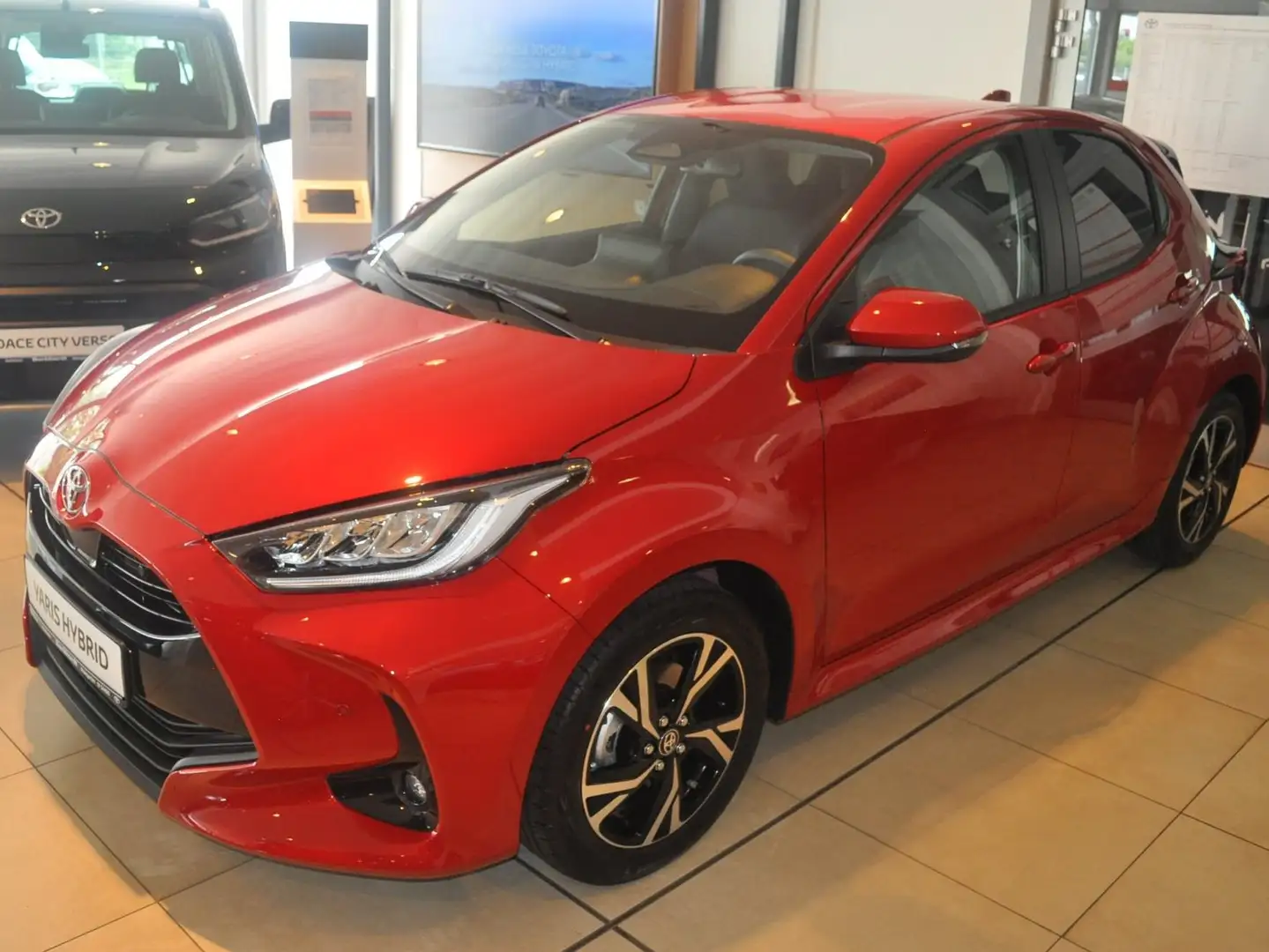 Toyota Yaris Hybrid Team Deutschland  Comfort & Safety-Paket Rot - 1