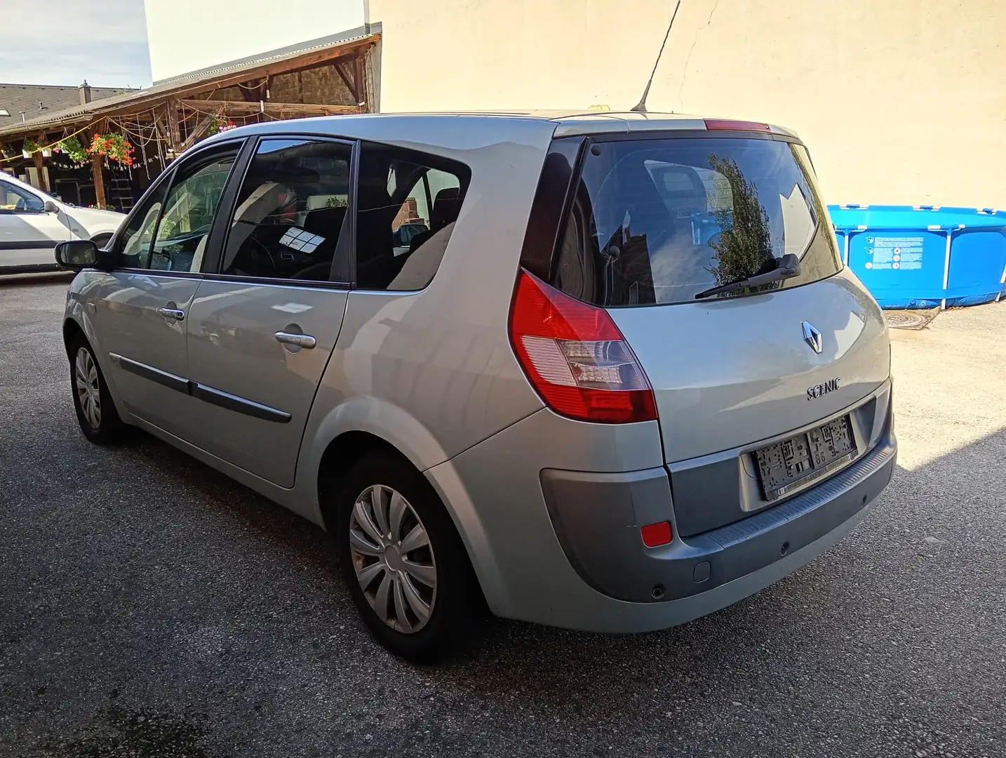 Renault Grand Scenic Grand Scénic Exception 1,9 dCi Exception Grau - 2