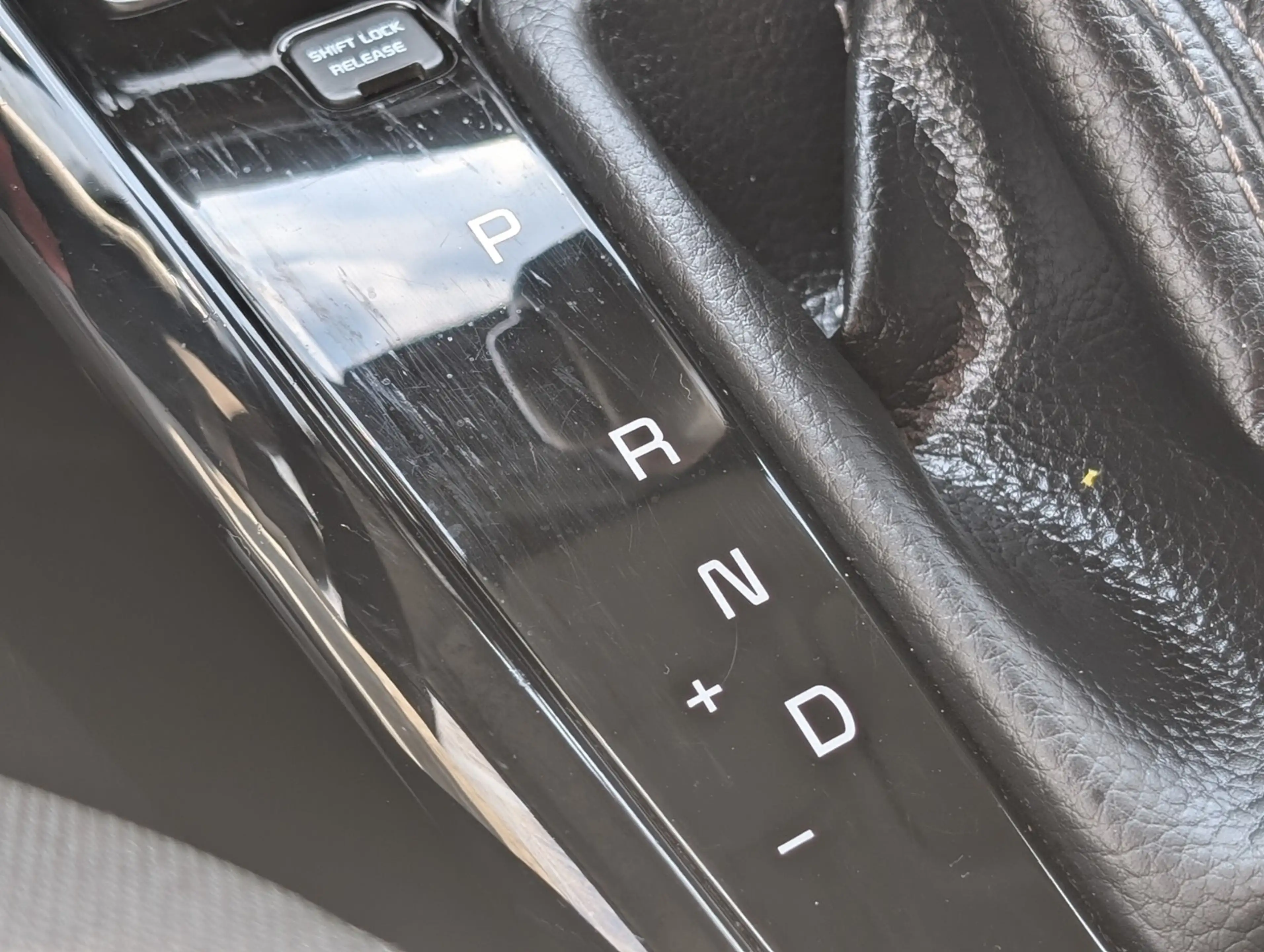 Kia Rio Rio Style DCT. Kamera. KLIMAAUT. CarPlay — photo 14