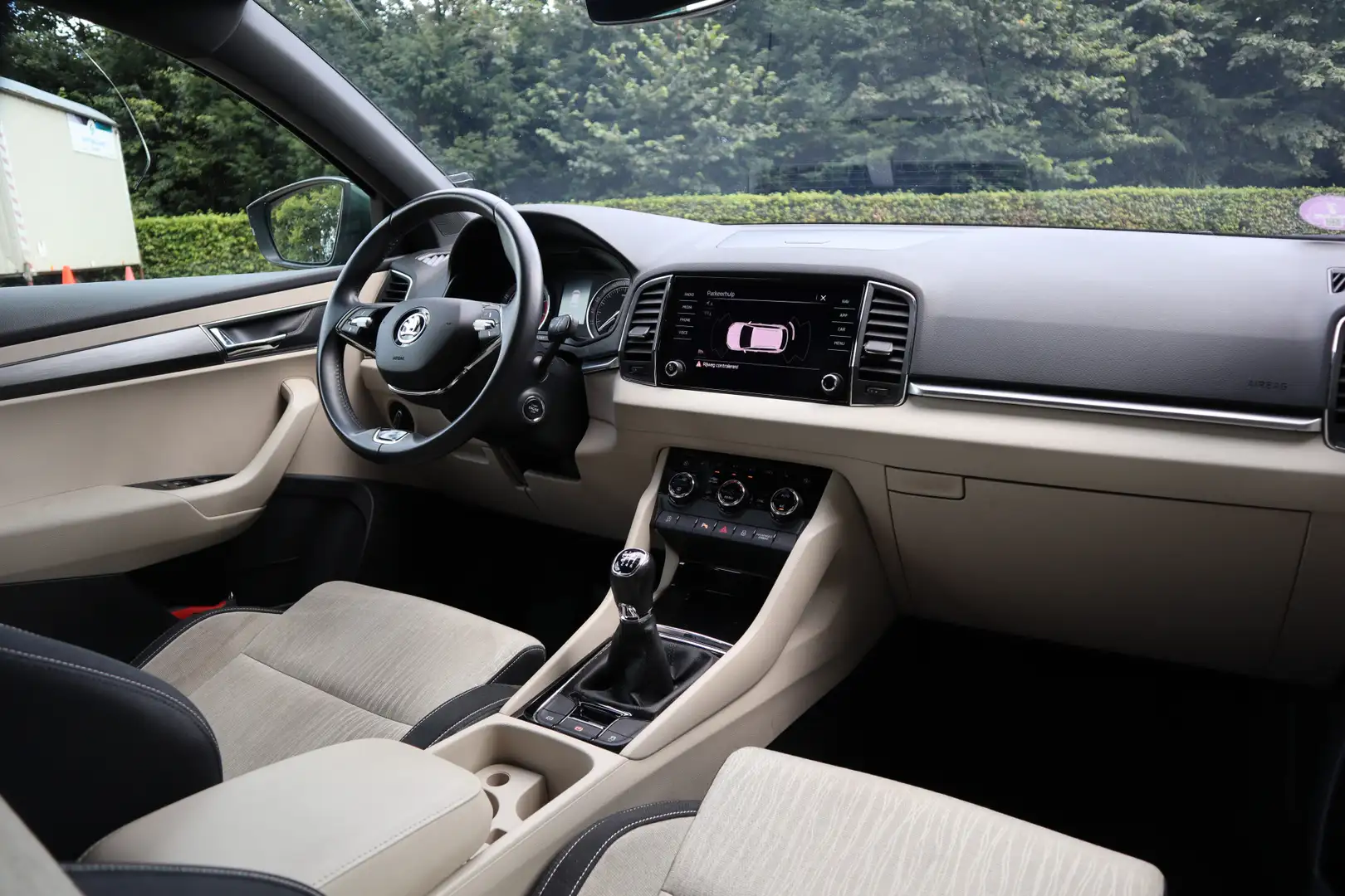 Skoda Karoq 1.0 TSI Business Edition Plus | Camera | Stoelverw Groen - 2