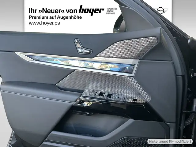 BMW 7 Series view 15