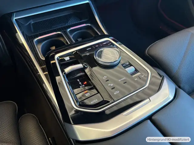 BMW 7 Series view 14