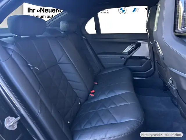 BMW 7 Series view 8