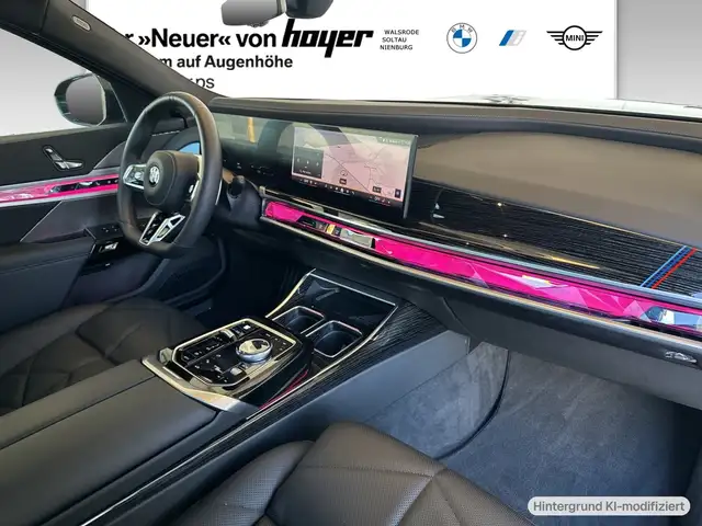 BMW 7 Series view 4