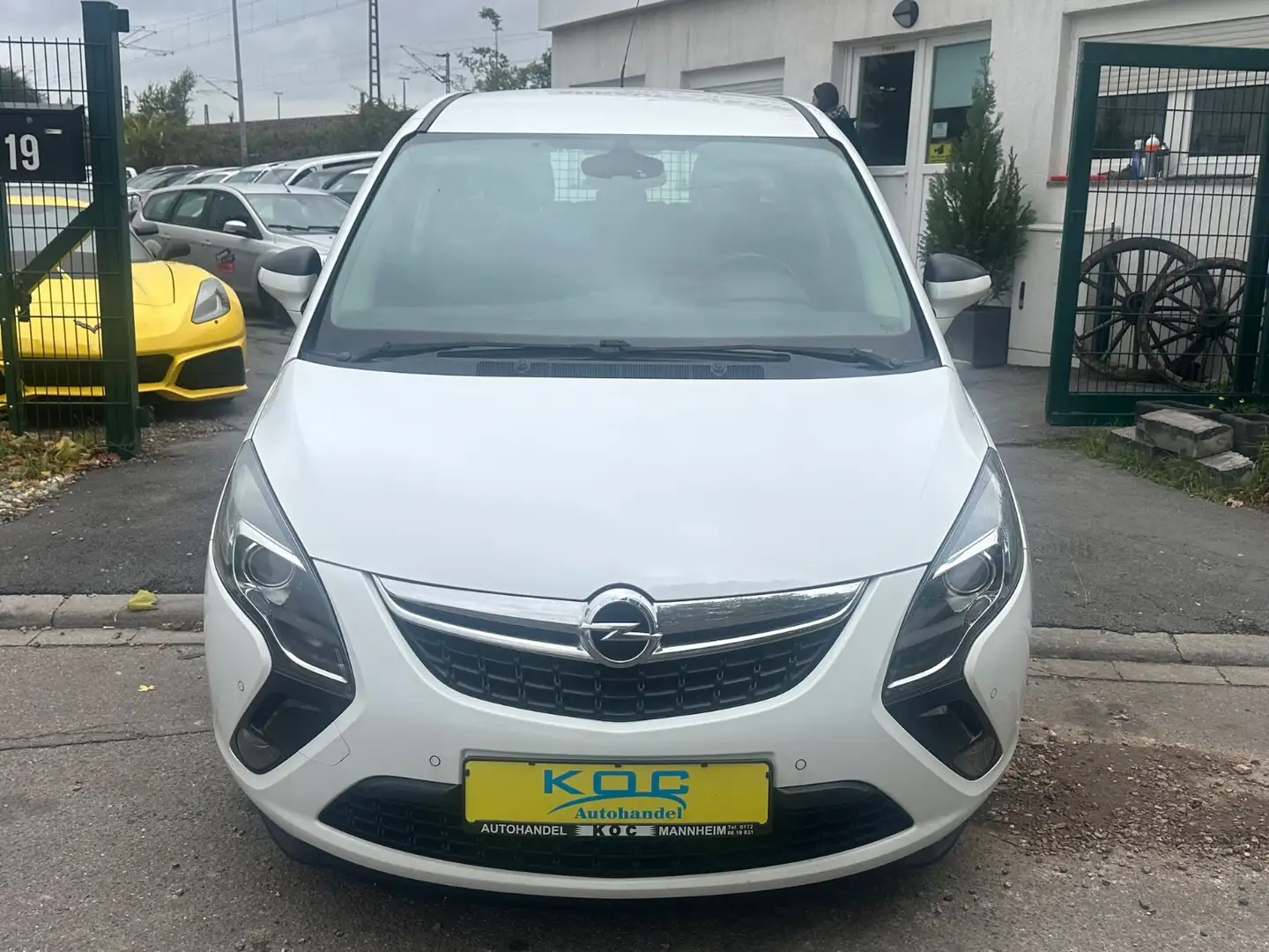 Opel Zafira C Tourer Edition / 1. Hand Weiß - 2