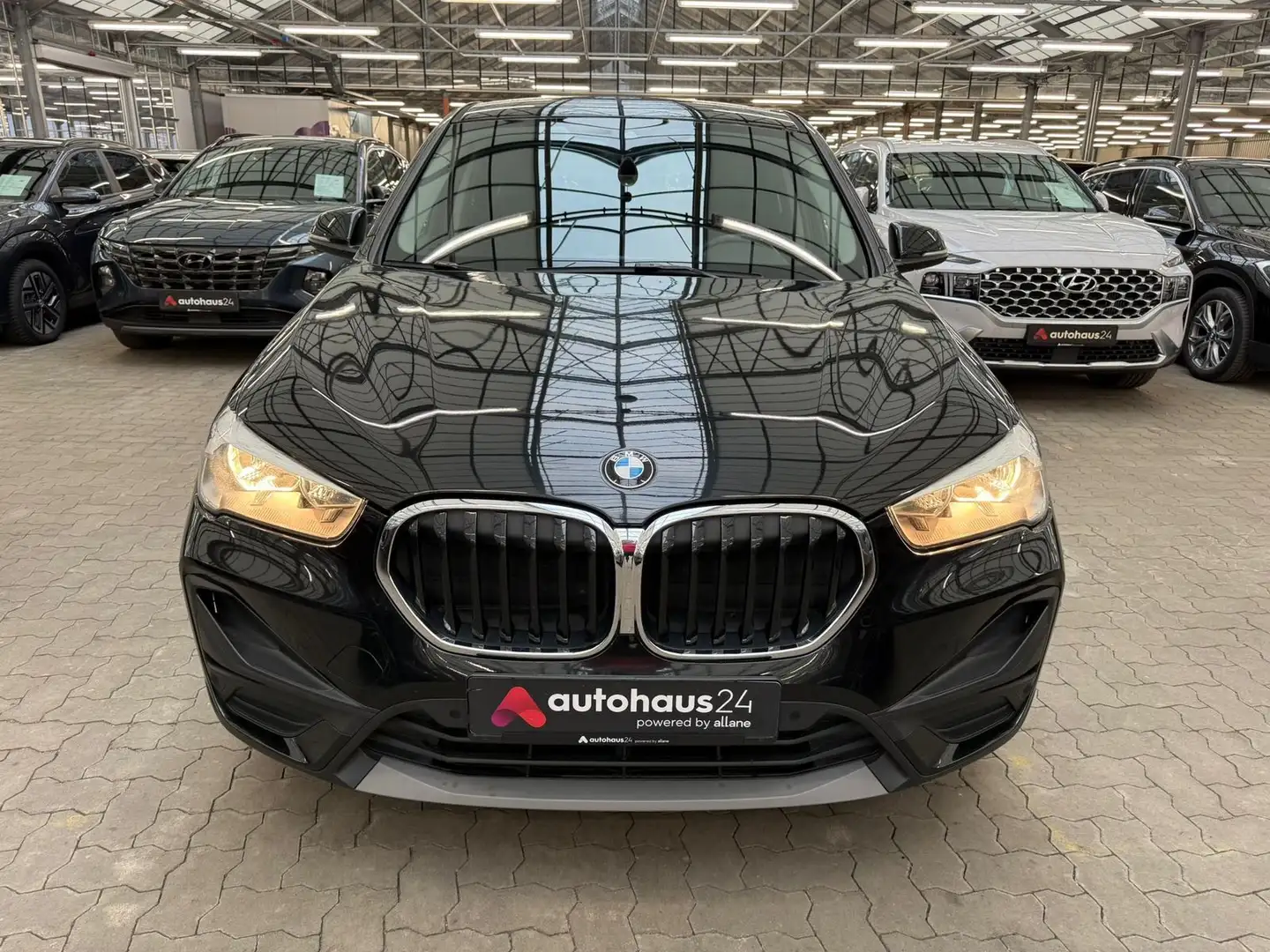 BMW X1 sDrive20d Advantage Navi|Kamera|Sitzhzg Schwarz - 2