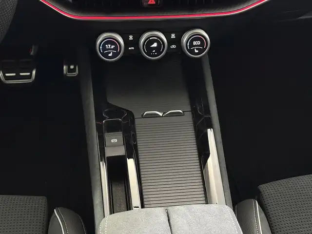 Skoda Superb view 11