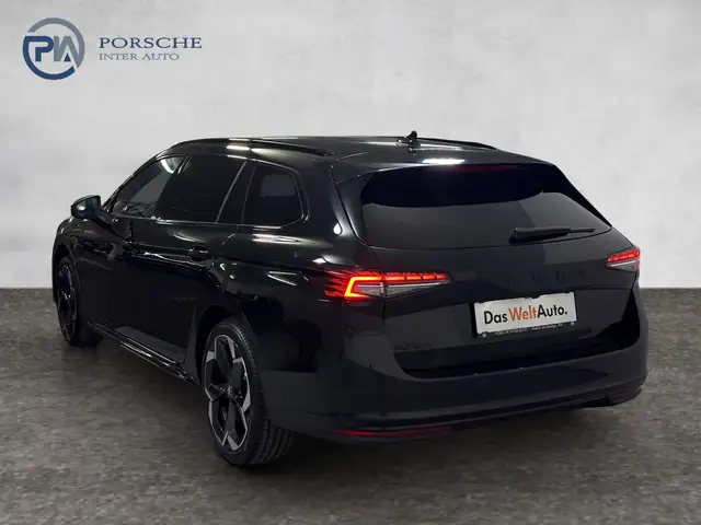 Skoda Superb view 5