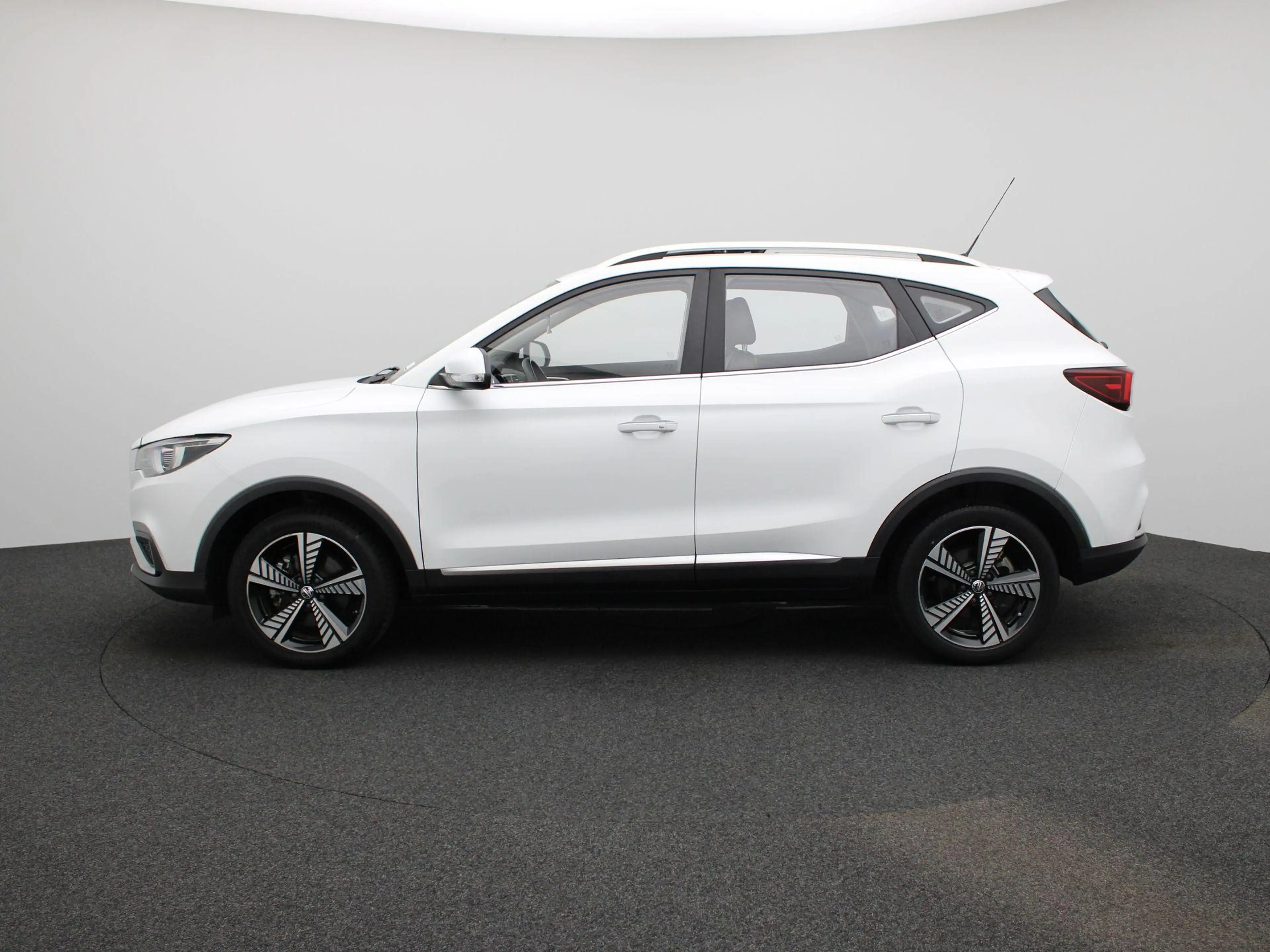 MG ZS EV Luxury 45 kWh — photo 4