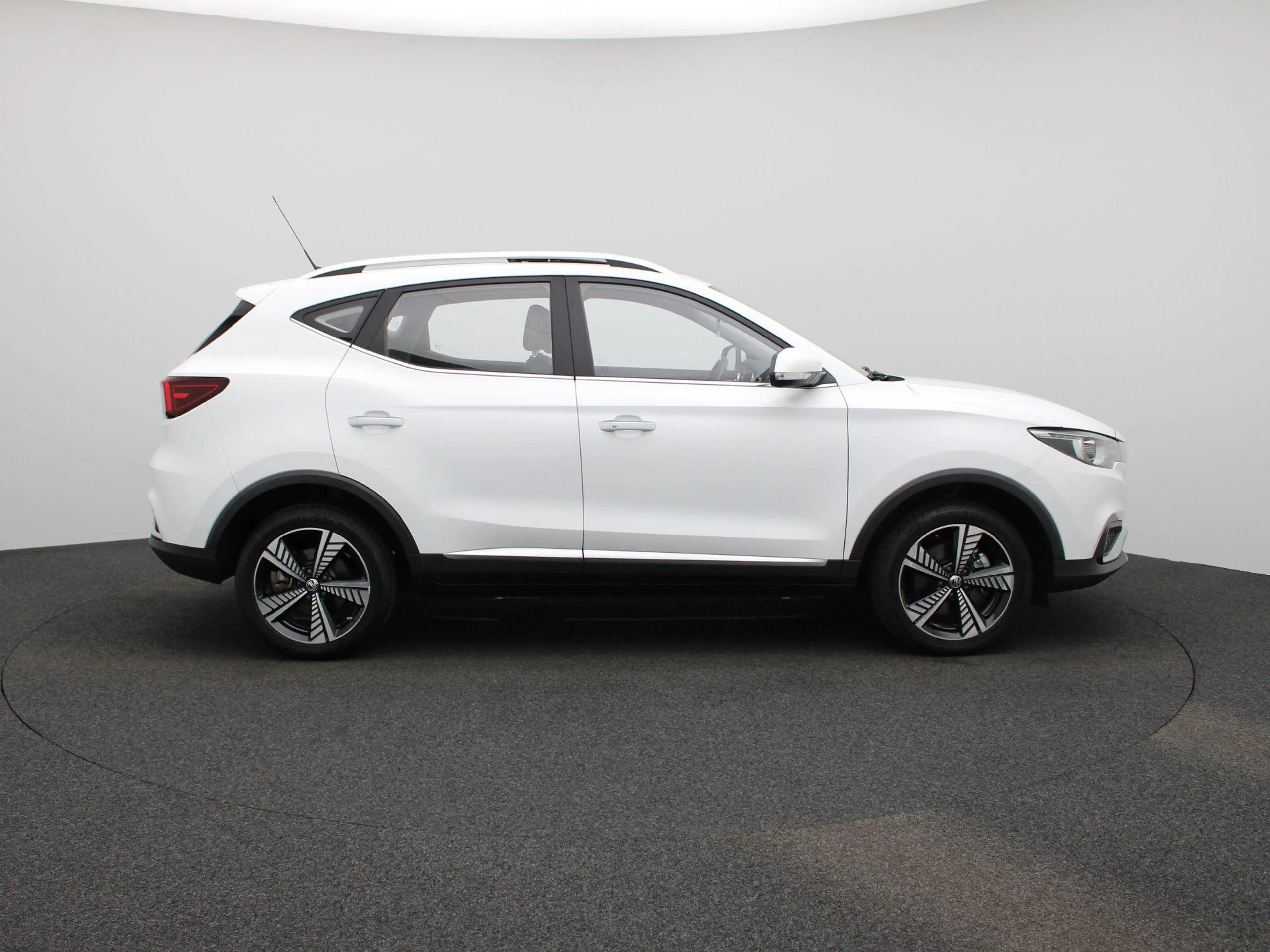 MG ZS EV Luxury 45 kWh — photo 6