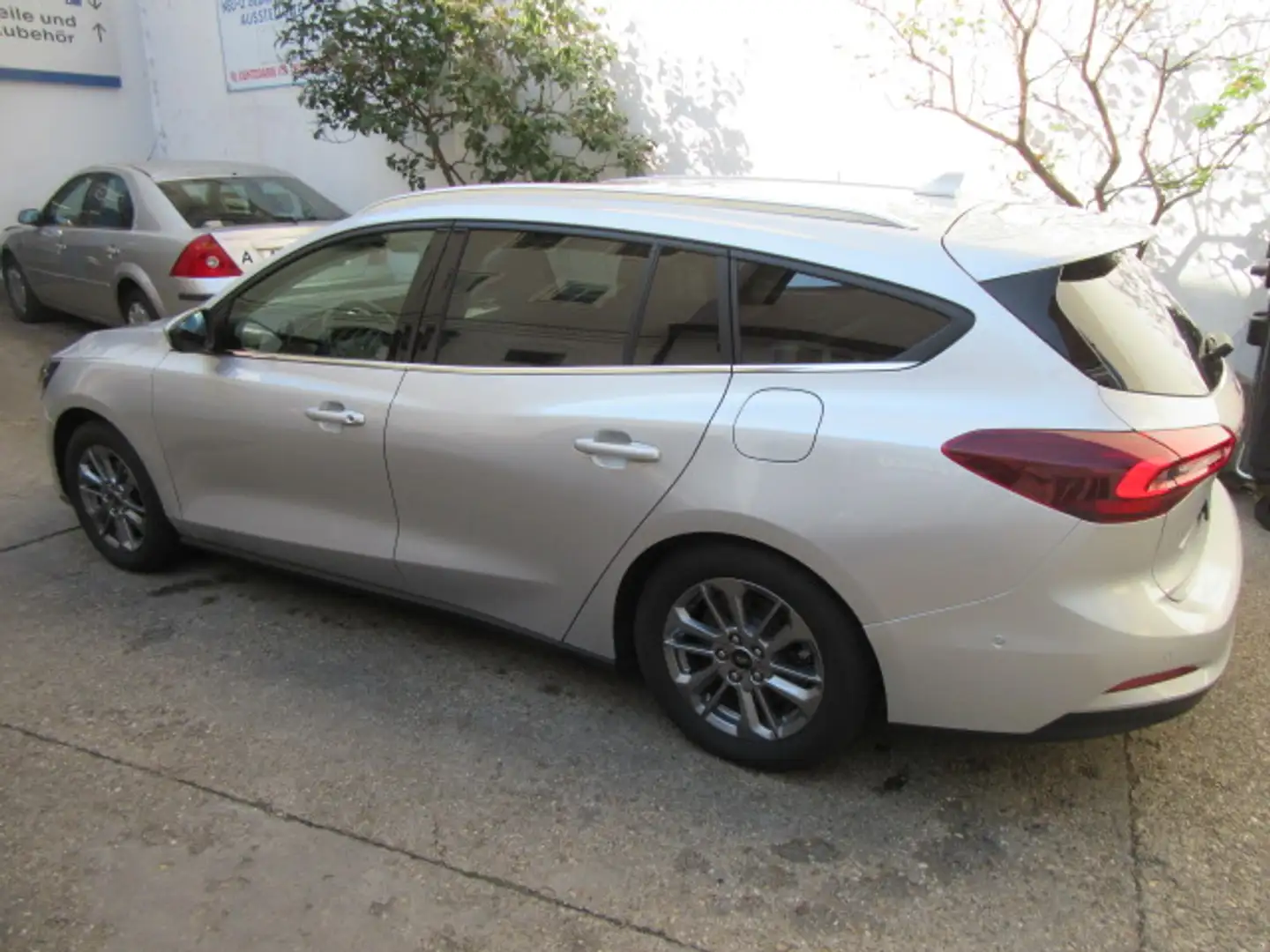 Ford Focus Titanium Silber - 2