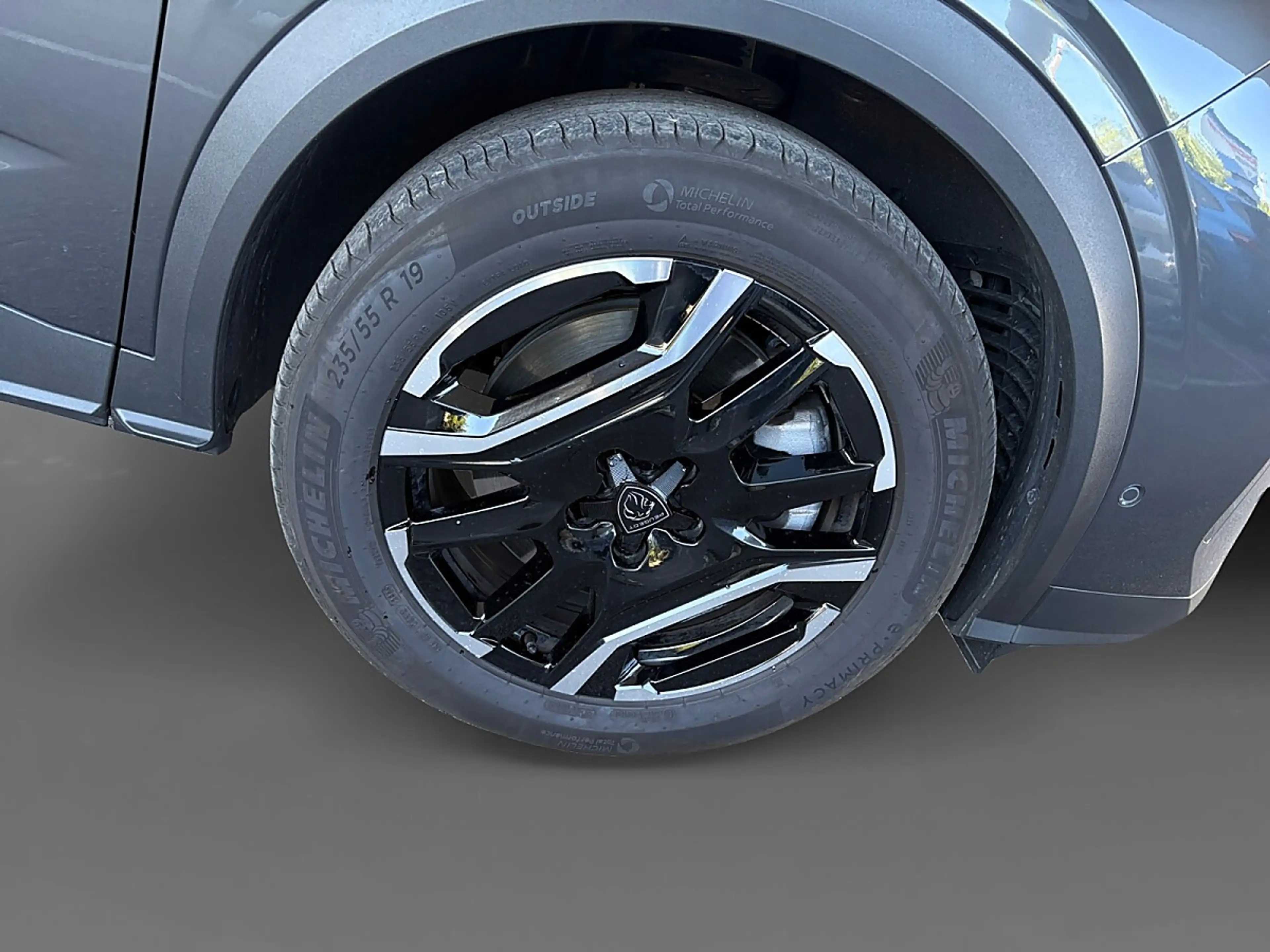 Peugeot 5008 1.6 PHEV 195 E-DCS7 GT — photo 14