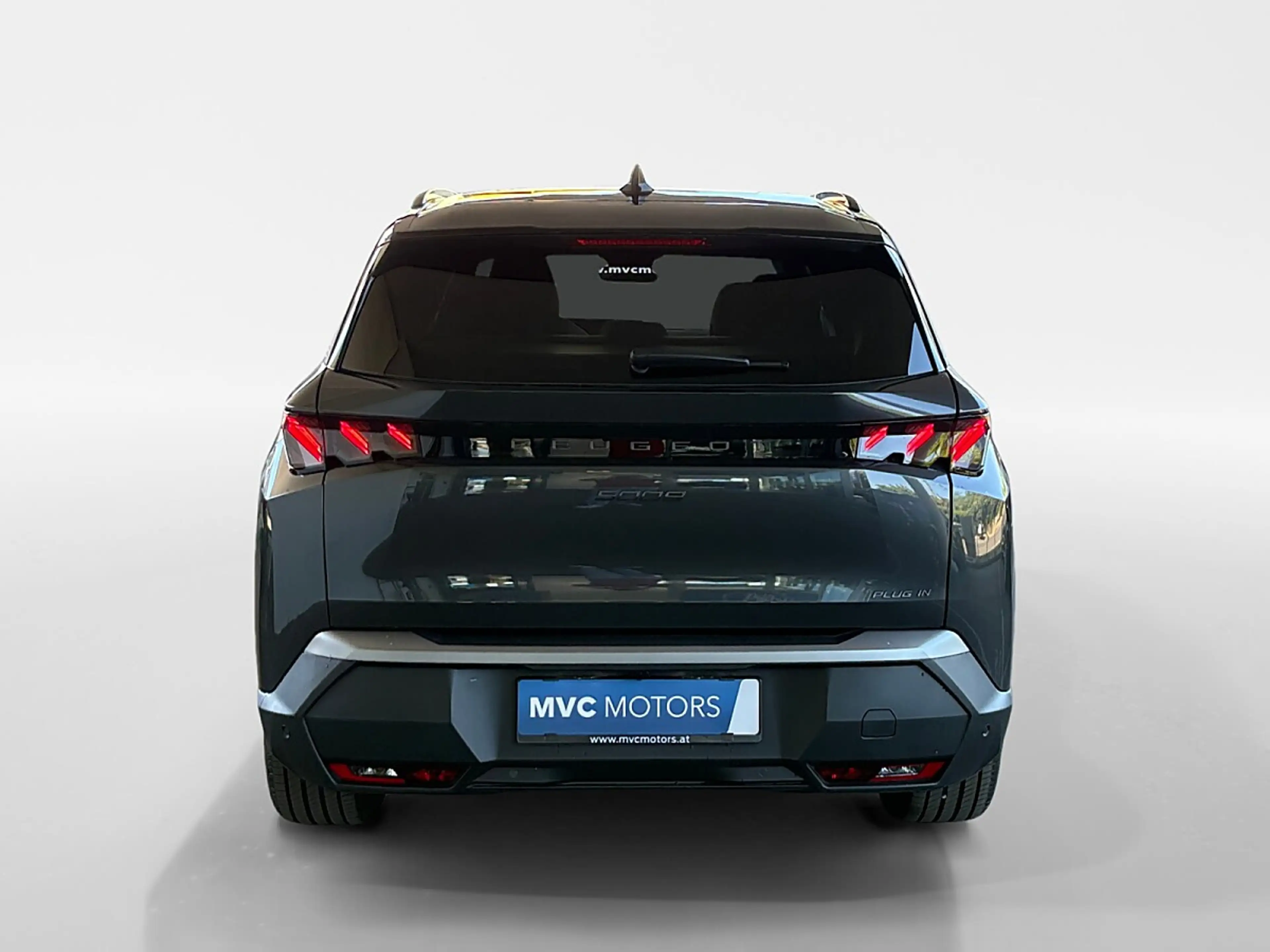 Peugeot 5008 1.6 PHEV 195 E-DCS7 GT — photo 4