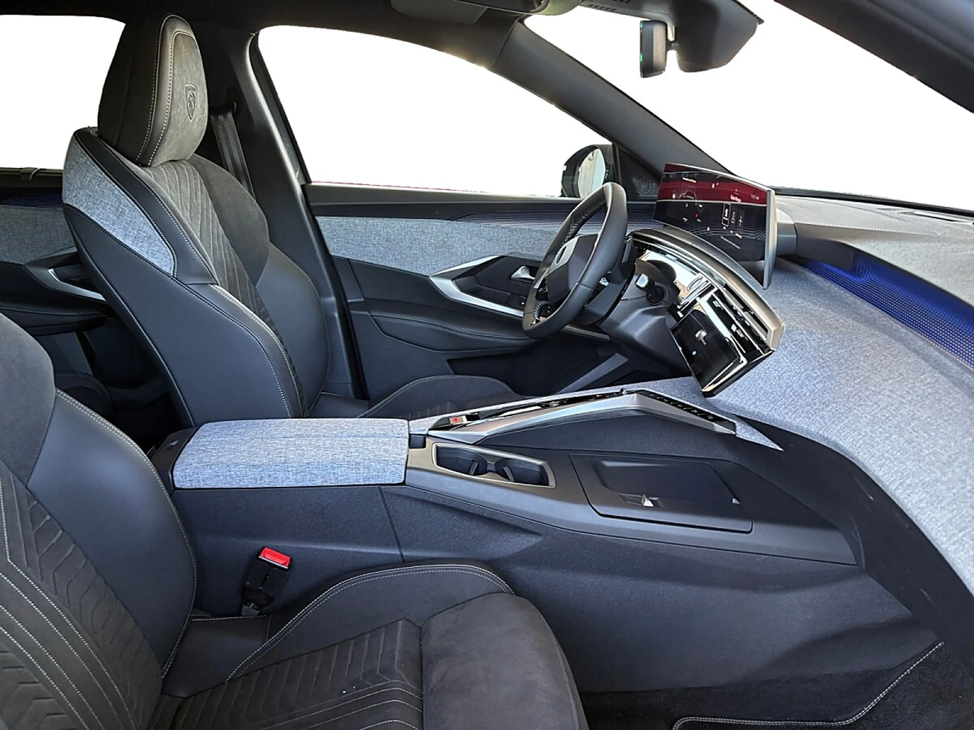 Peugeot 5008 1.6 PHEV 195 E-DCS7 GT — photo 15