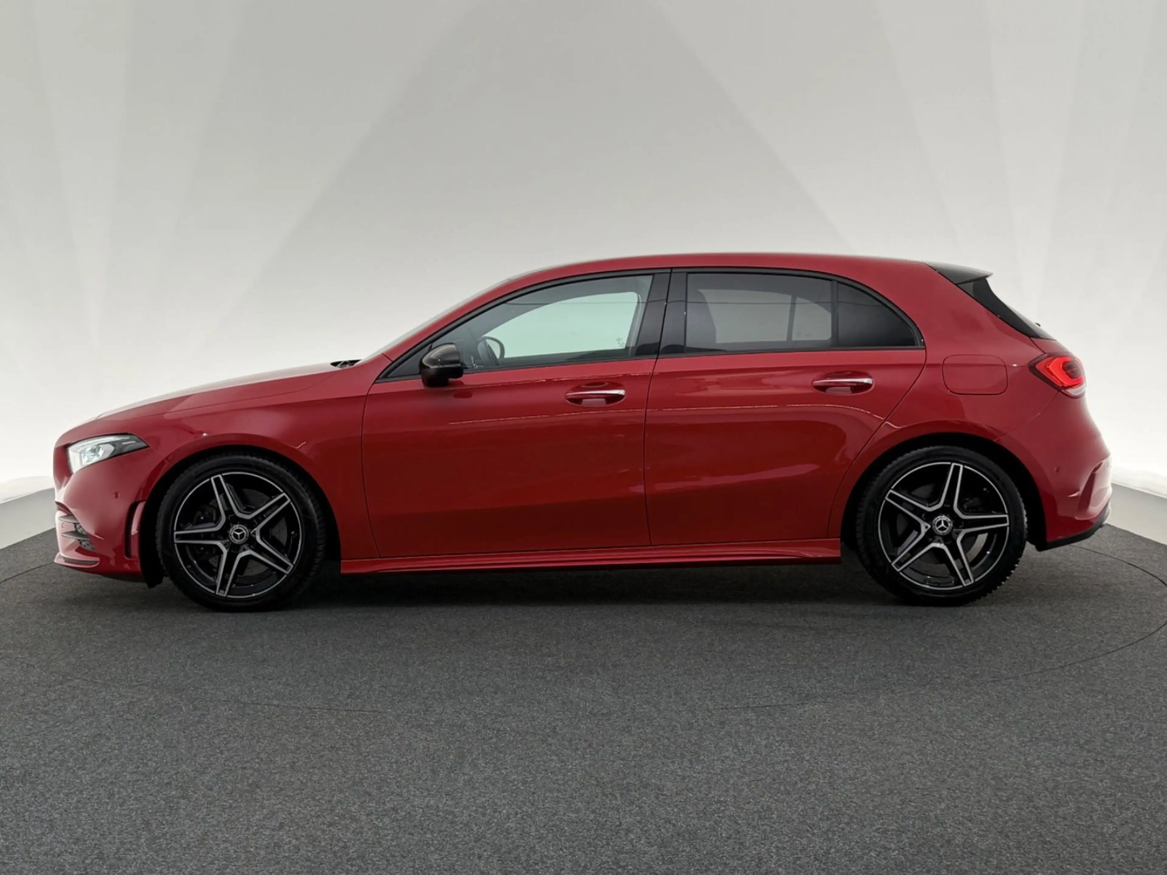 Mercedes-Benz A 250 4Matic*AMG LINE*NIGHT-MULTIBEAM-BURMESTER — photo 6