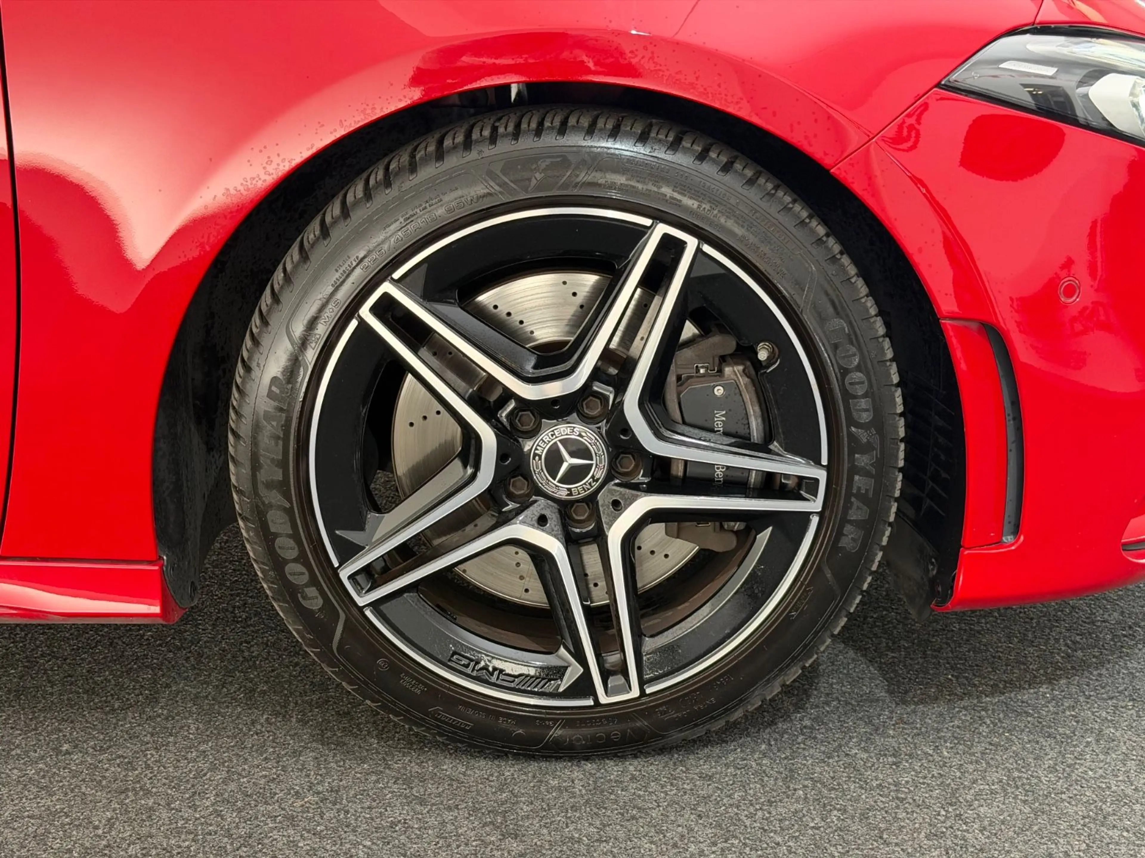 Mercedes-Benz A 250 4Matic*AMG LINE*NIGHT-MULTIBEAM-BURMESTER — photo 15
