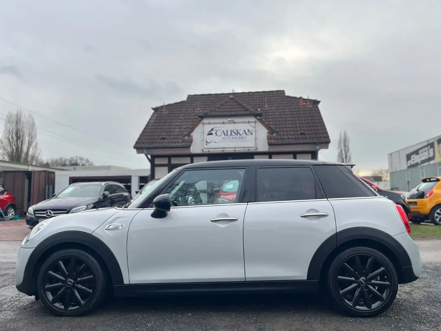 MINI Cooper SD Mini 5-trg. Cooper SD°Pano°Navi°VOLLLL Weiß - 2