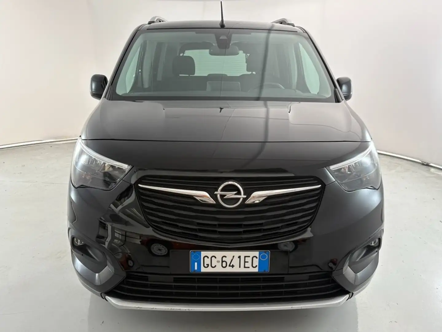 Opel Combo IV - Combo life M1 1.5d 130cv Innovation S&S Zwart - 2