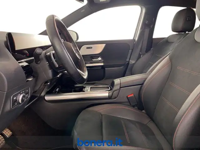 Mercedes-Benz Gla Class view 11