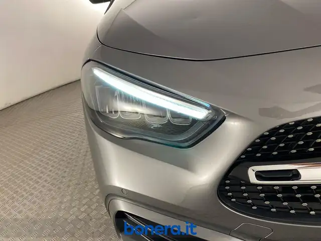 Mercedes-Benz Gla Class view 8