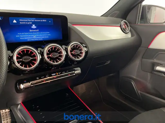 Mercedes-Benz Gla Class view 13