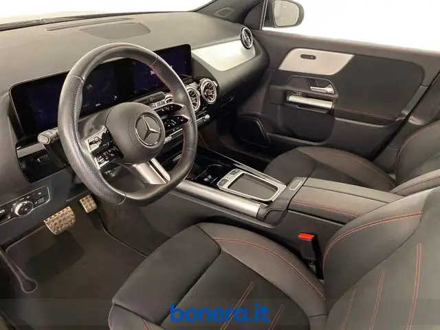 Mercedes-Benz Gla Class view 10