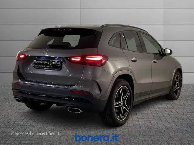 Mercedes-Benz Gla Class view 3