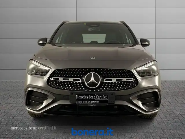 Mercedes-Benz Gla Class view 4
