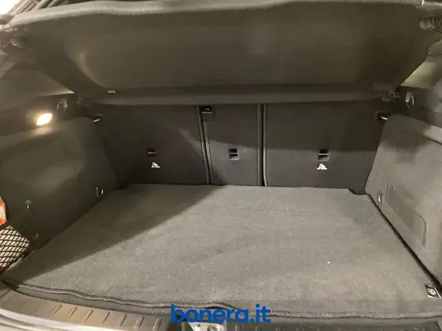 Mercedes-Benz Gla Class view 9