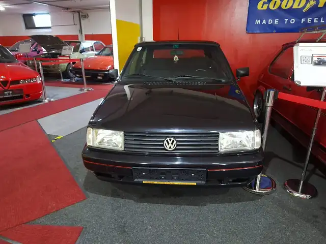 Volkswagen Polo view 3