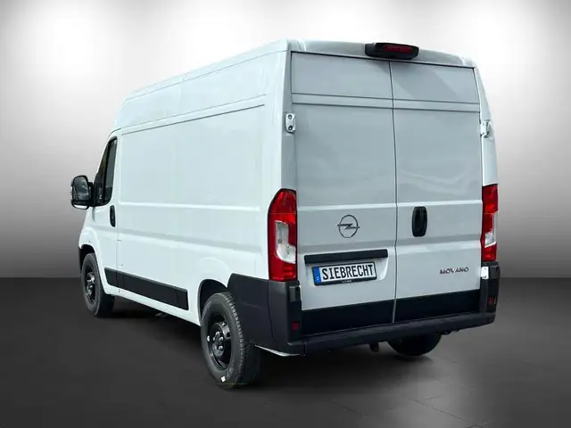 Opel Movano view 4