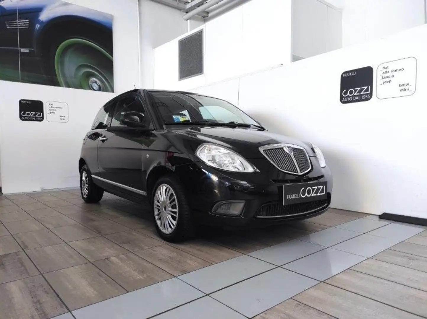 Lancia Ypsilon 2ª serie - Ypsilon 1.2 69 CV New Oro Nero - 1