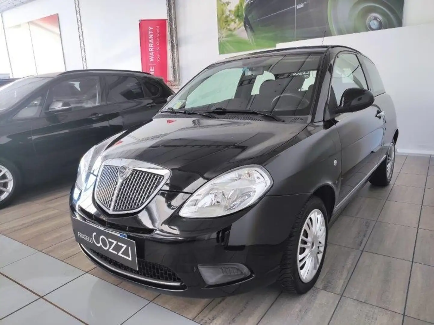 Lancia Ypsilon 2ª serie - Ypsilon 1.2 69 CV New Oro Nero - 2