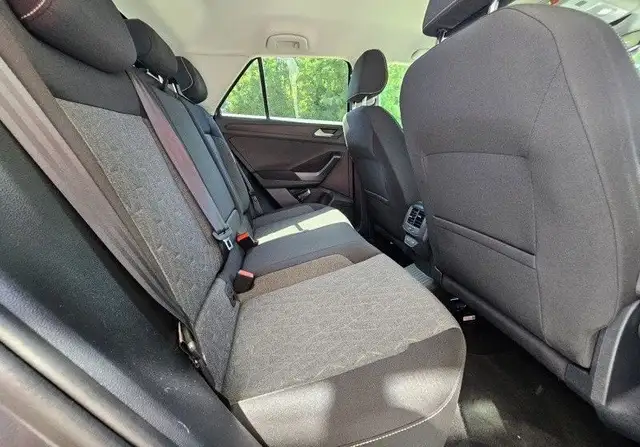 Volkswagen T-Roc view 15