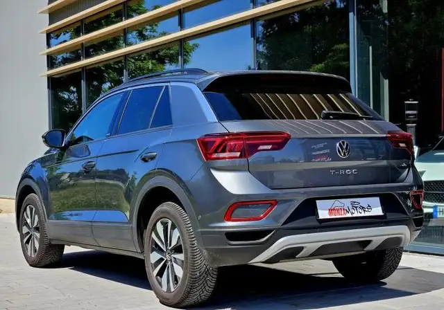 Volkswagen T-Roc view 7